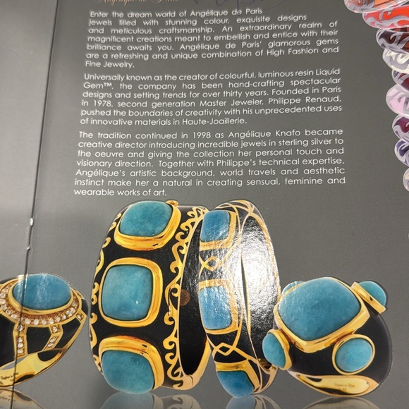 Elegant Gold and Blue Women's Bracelet - Picture 8 of 8